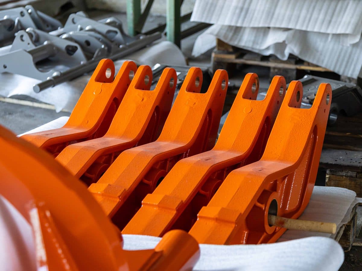 Finished Kapos Atlas attachments — robust steel construction for demanding applications